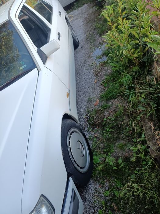 Мерцедес 124 на части