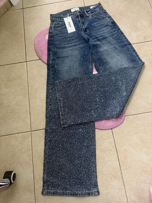 Дънки с висока талия и камъни