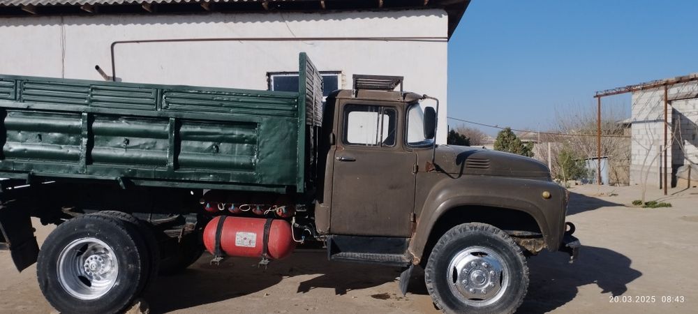 ЗиЛ самосвал. ...