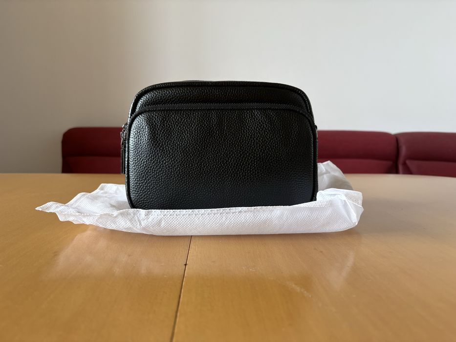 Чанта за през рамо от естествена кожа  - бял и черен цвят