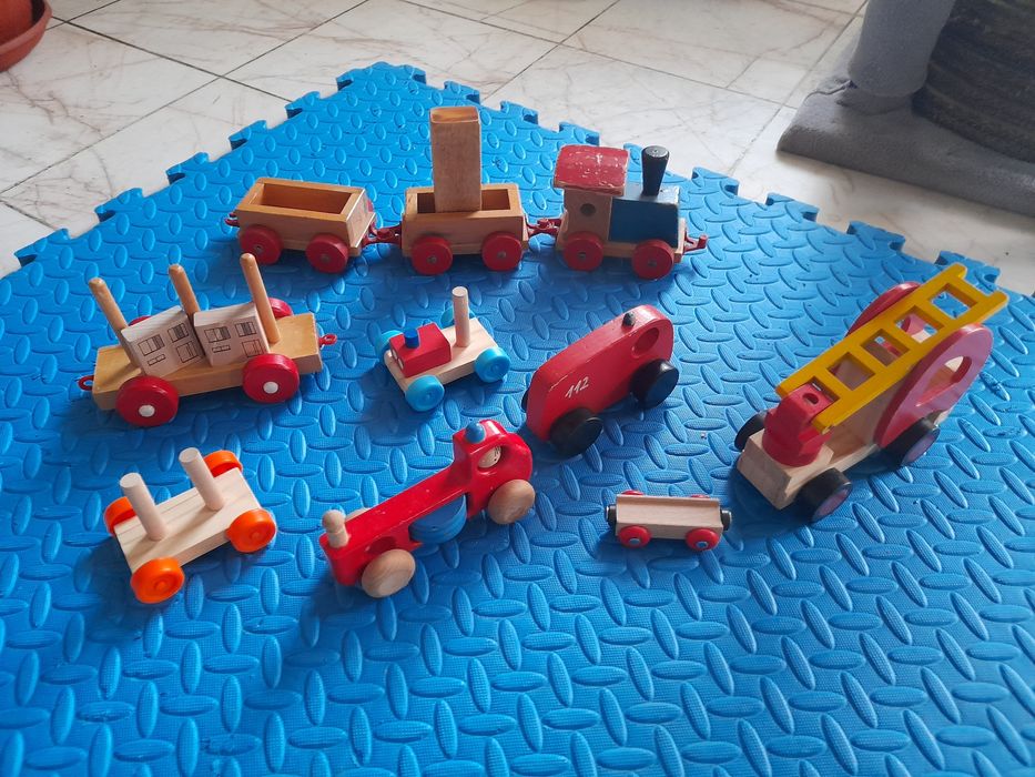 Обучителна дъска на английски,Дървени влакчета и Детски камион