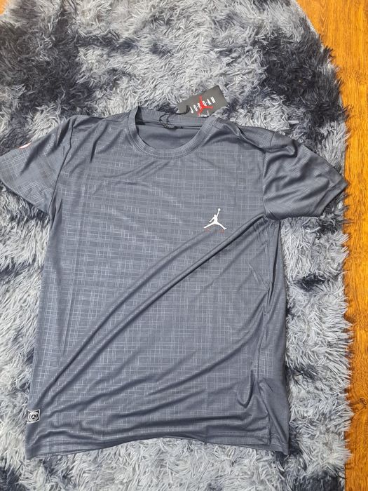 Off White tricouri ‼️ Reducere‼️ diverse marimi