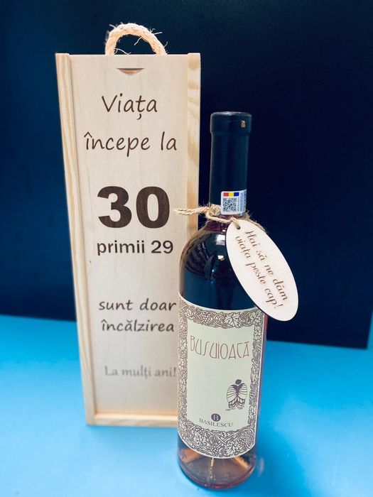Cutie cadou pentru sticla de vin personalizata