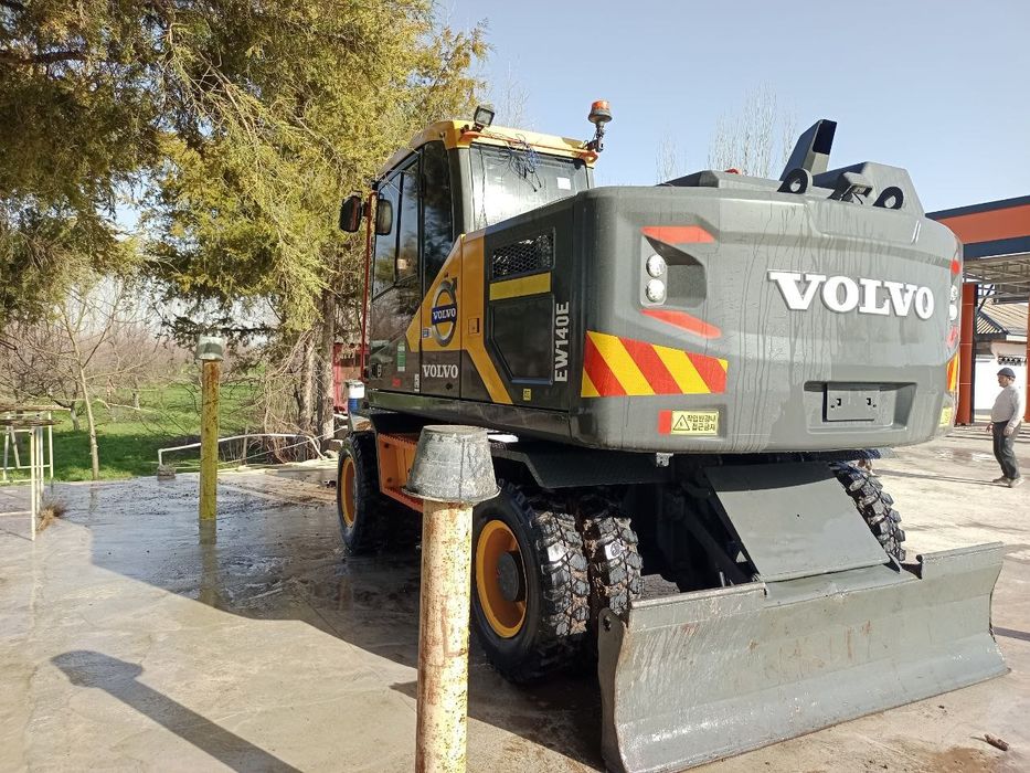 Ekskavator sotiladi rusumi VOLVO EW 140 E