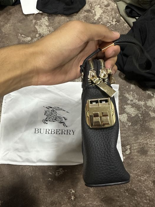Продам клатч Burberry