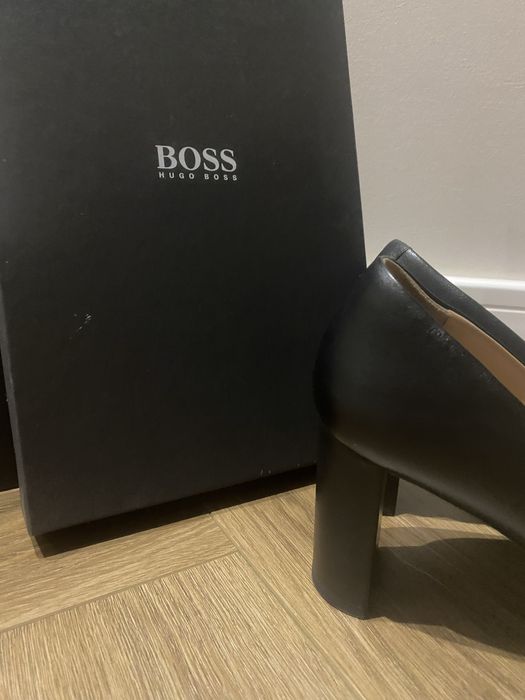 Поодпм туфли лодочки Hugo Boss, оригинал!