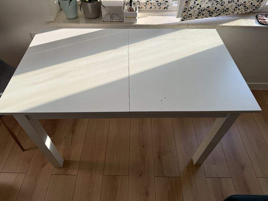 Разтегателна трапезна маса