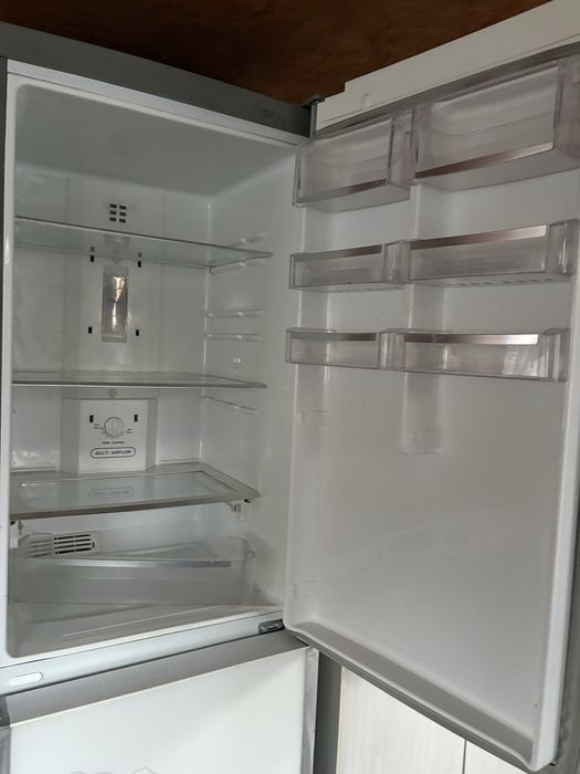 Продам б/у холодильник LG