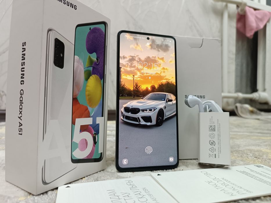 SAMSUNG A51, Коробка и наушник.