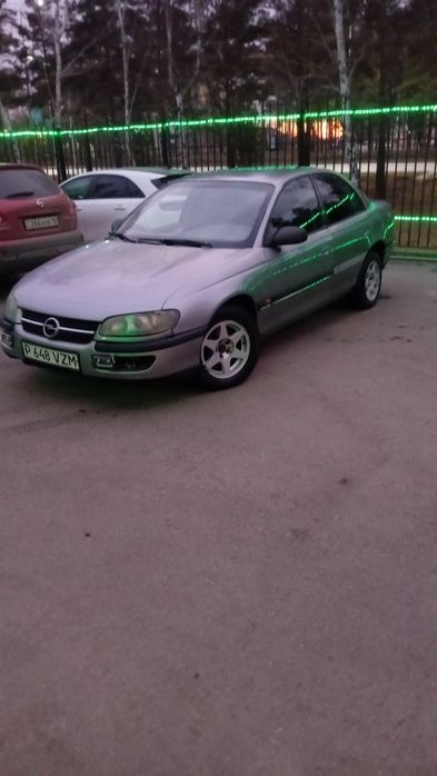 Опель омега Б 1995 объём двс 2.клоп АКПП.