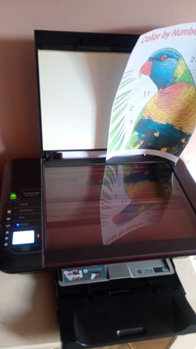 цветен wifi принтер скенер копир HP deskjet 3050 с нови глави