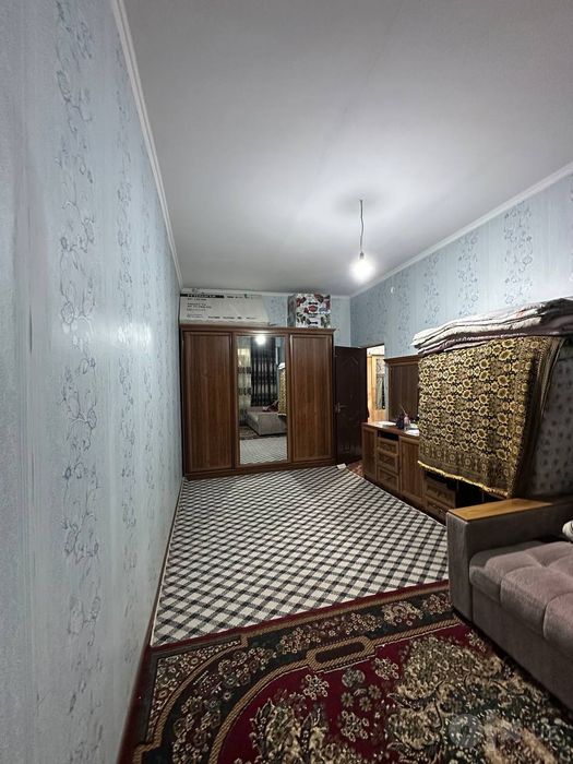 Kvartira sotiladi yangi bozor Hamrozni oldida 3xona 120 kvadrat skvazn