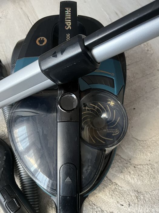 Прахусмокачка PHILIPS  9000