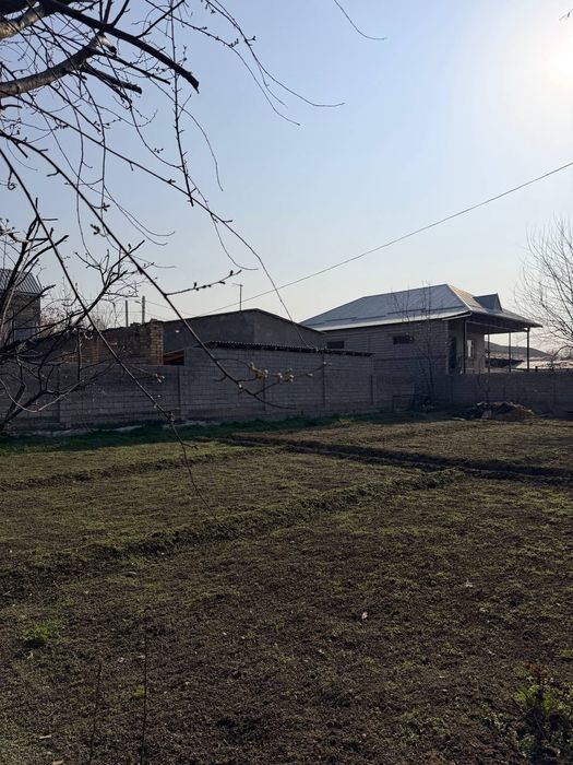 Yer sotiladi 6 sotix 11.000$ Dan sotixi