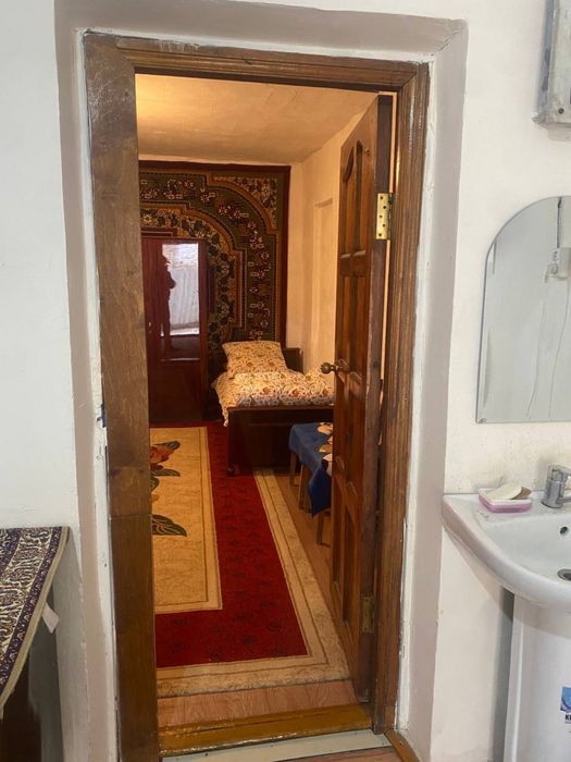 Янгиюль р. Посёлок Саид Ата участок 4соток 2комнатная с обстановкой