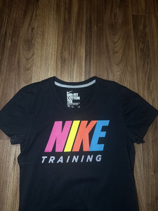 дамска тениска Nike dri fit