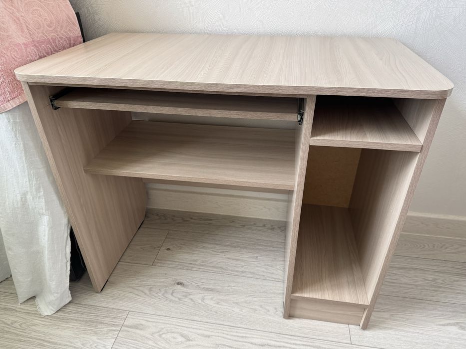 Продаю компьютерный стол