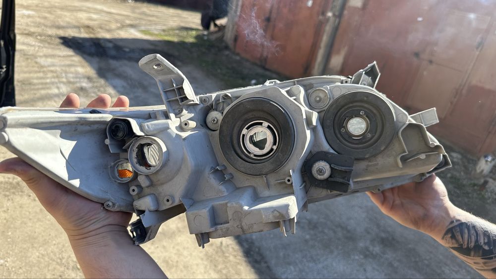 Фара камри 40 продаам срочно