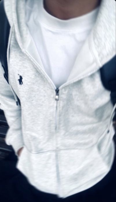 Продам зипку polo