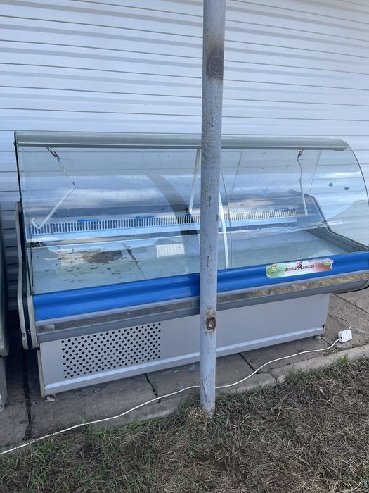 Продам витринные холодильники бу