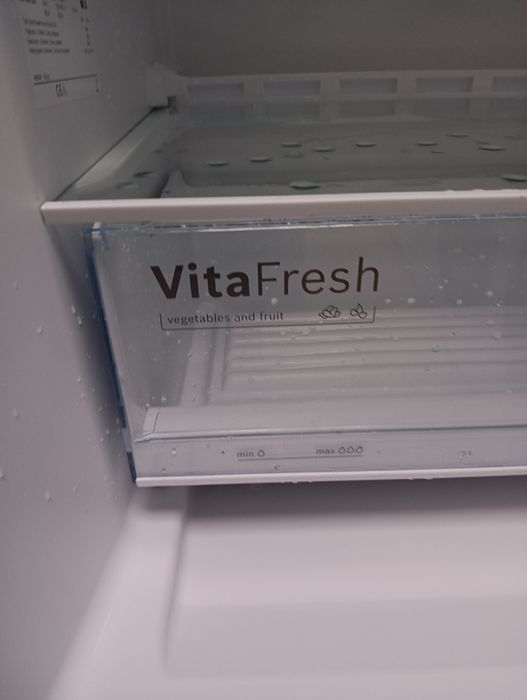 Като нов комбиниран хладилник с фризер Bosch А+++ 2 години Гаранция!