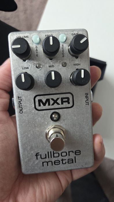 Pedala distorsie MXR fullbore metal
