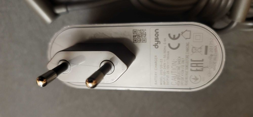 DYSON V8 Incarcator 26.10V-780mA fuctional 90 lei
