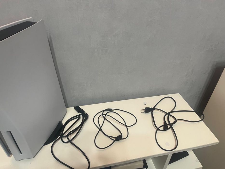 Продам Sony PlayStation 5