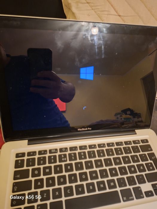 Vand  laptop macbook pro