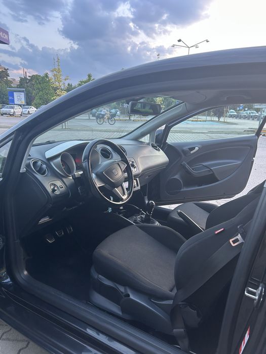 Seat Ibiza 1.4 бензин Подгрев на седалките /ПАРКТРОНИК