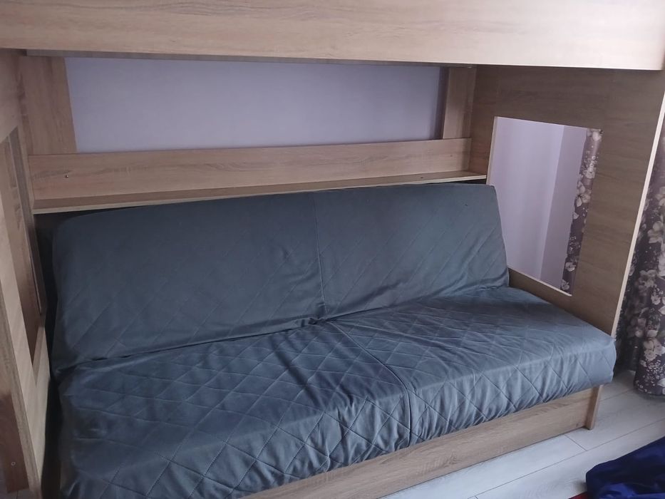 Продам двухъярусную кровать диван
