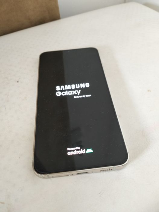Vând Samsung S23+ 256Gb stare excelenta
