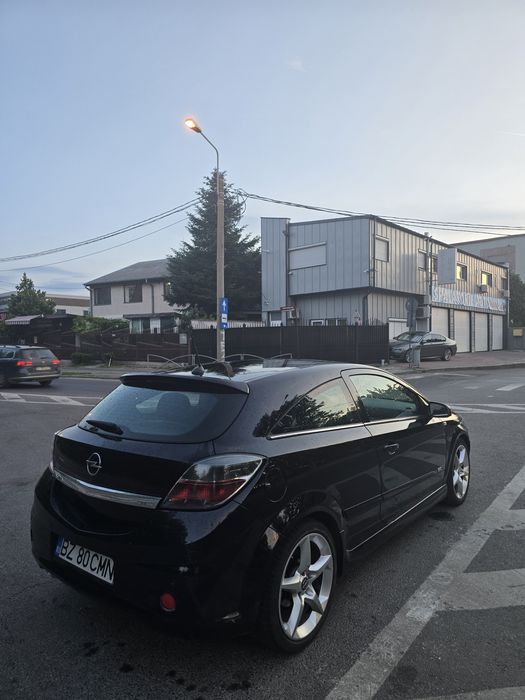 Opel Astra H GTC OPC Line 2