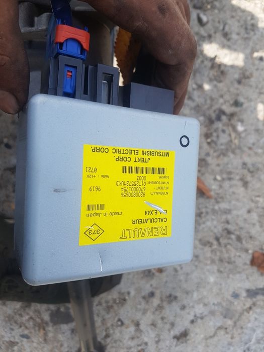 Комфорт модул и скоростен лост за рено туйнго 2009г