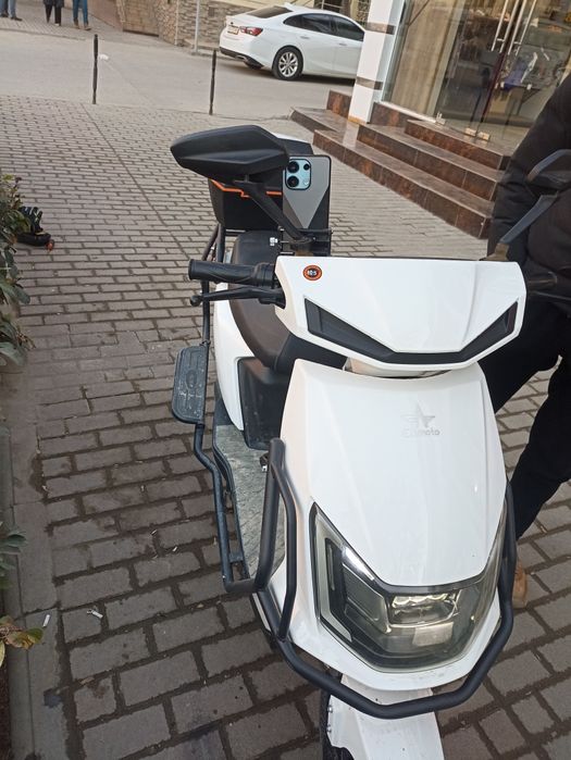 Elktron sukuter sotiladi