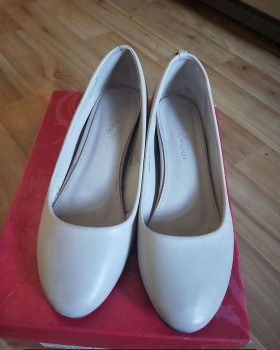 Продам туфли женские