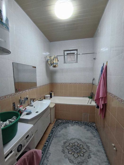 Sotiladi 2 qavatli uy, 6 sotix hovli Uchxoz, Akfa universiteti.