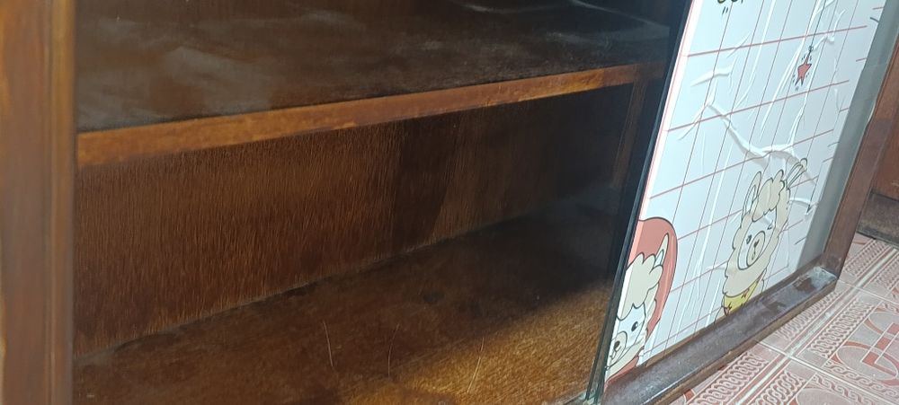 Eski stenka, haqiqiy dubdan qilingan