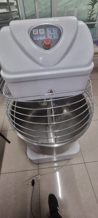 Тестомешалка сотилади 50 кг 1 ой ишлатилган
