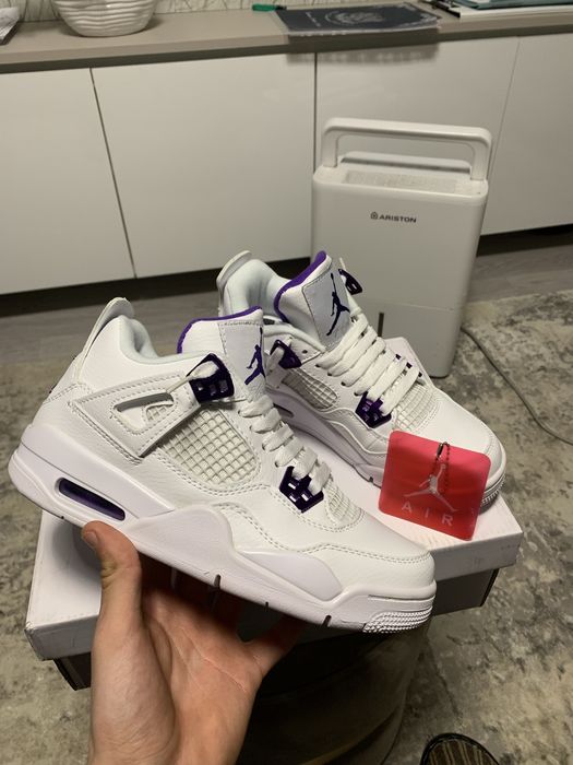 Jordan 4 Retro Metalic Purple