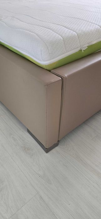 Pat matrimonial premium 180x200 cu saltea și somieră