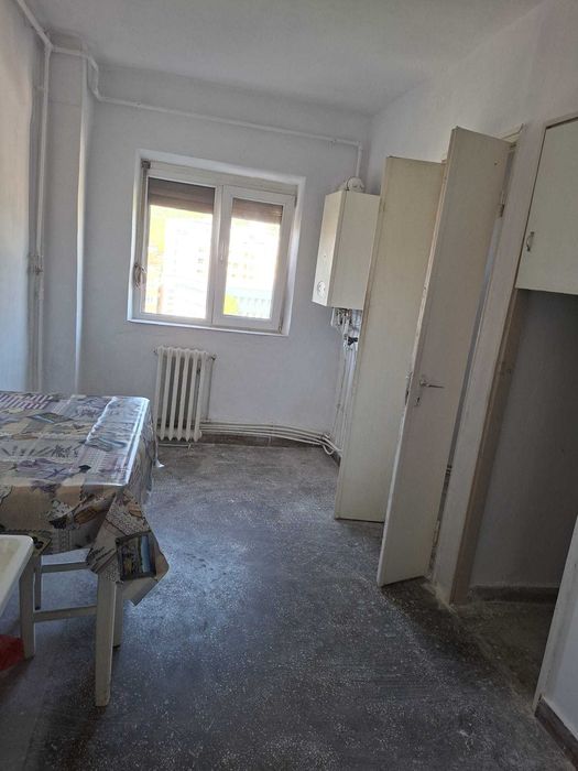 apartament decomandat 3 cam zona Decebal Spital