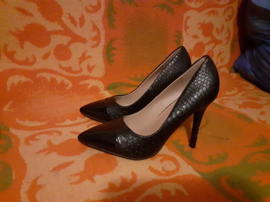 Pantofi negri de piele