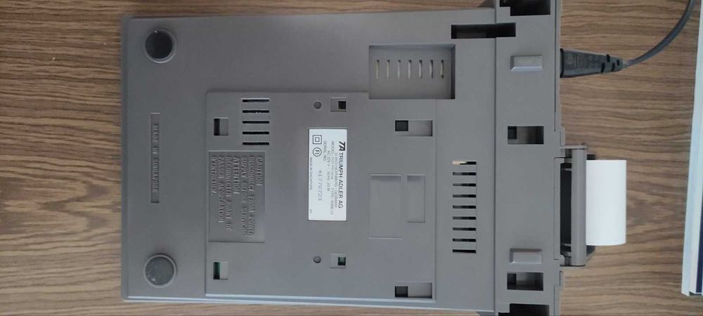 Продавам печатащ настолен калкулатор Triumph-Adler 1121  PD