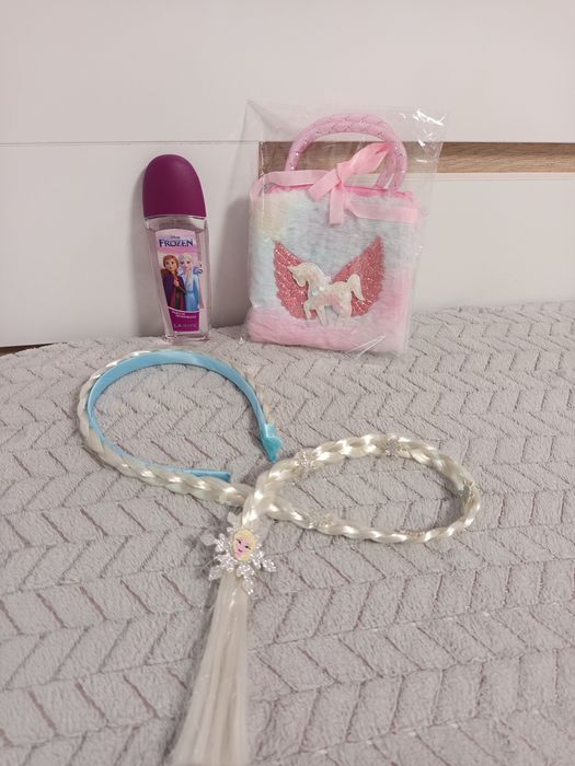 Парфюм Замръзналото кралство с диадема и чантичка Ново