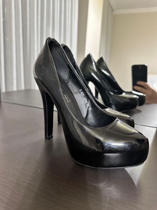 Туфли на каблуках