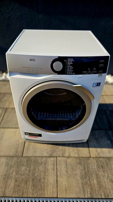 Uscator de haine Aeg seria 9000 cu 3D scan fiber pro.
