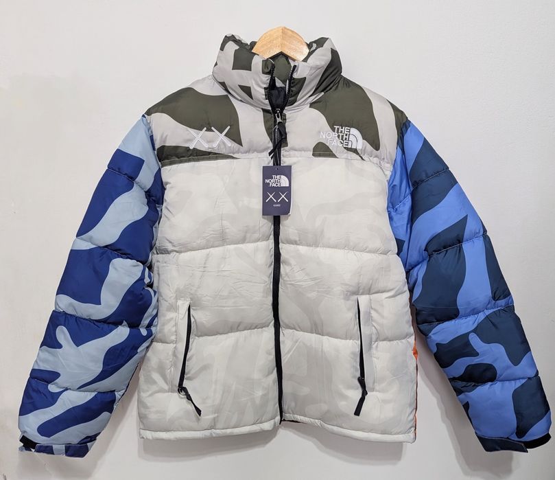 Geaca The North Face 700 x Kaws multicolor puffer