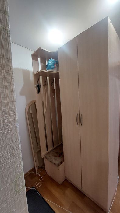 Продам шкаф в прихожую