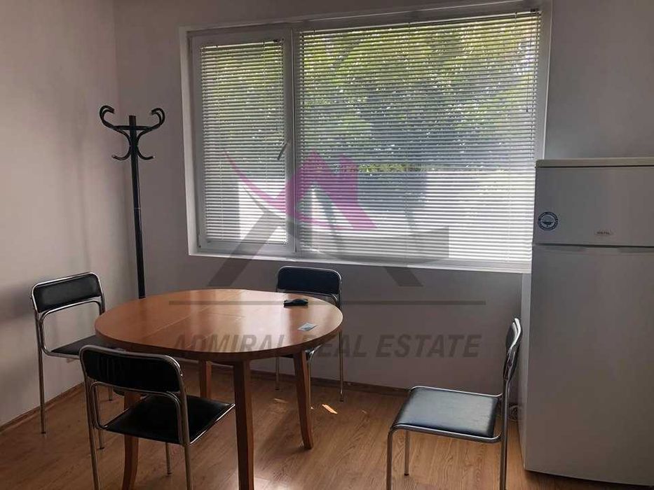 Дава се под наем Двустаен апартамент в Варна, Левски - 60 кв.м за 400 € - Снимка #1